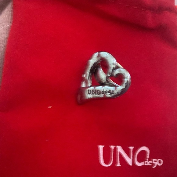 UNO de 50 Silver Heart Ring - Picture 1 of 3